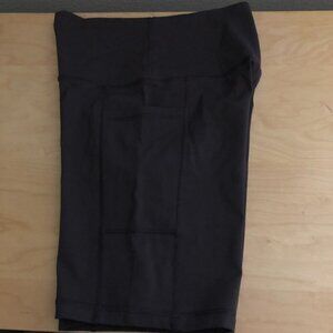 Aerie Offline Goals Charcoal Gray Biker Pocket Shorts Women's size M 7.5 Inseam